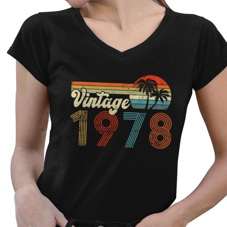 Vintage 1978 Made In 1978 44Th Birthday Gift 44 Year Old Women V-Neck T-Shirt