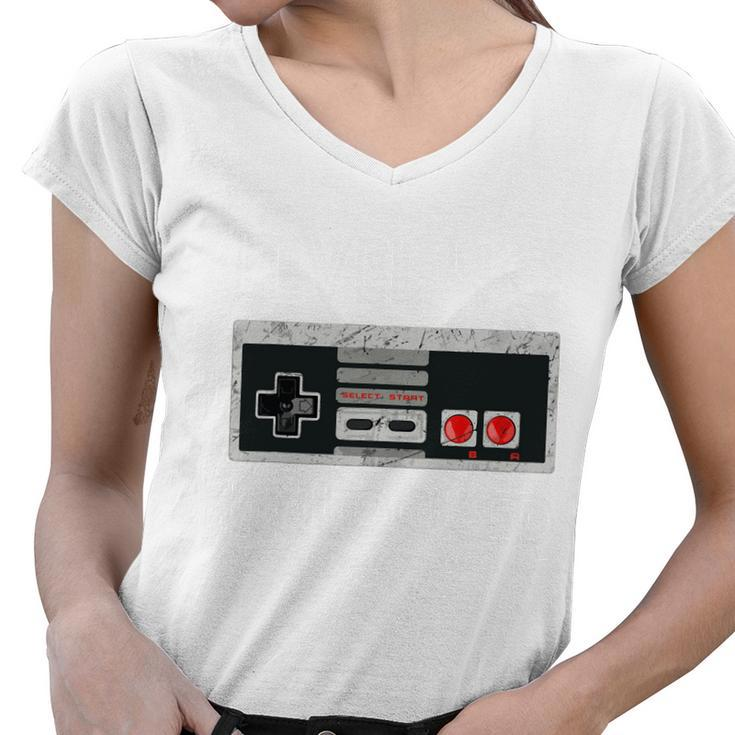 40 Year Old Fourty Birthday Gift Level 40 Unlocked Gamer Women V-Neck T-Shirt