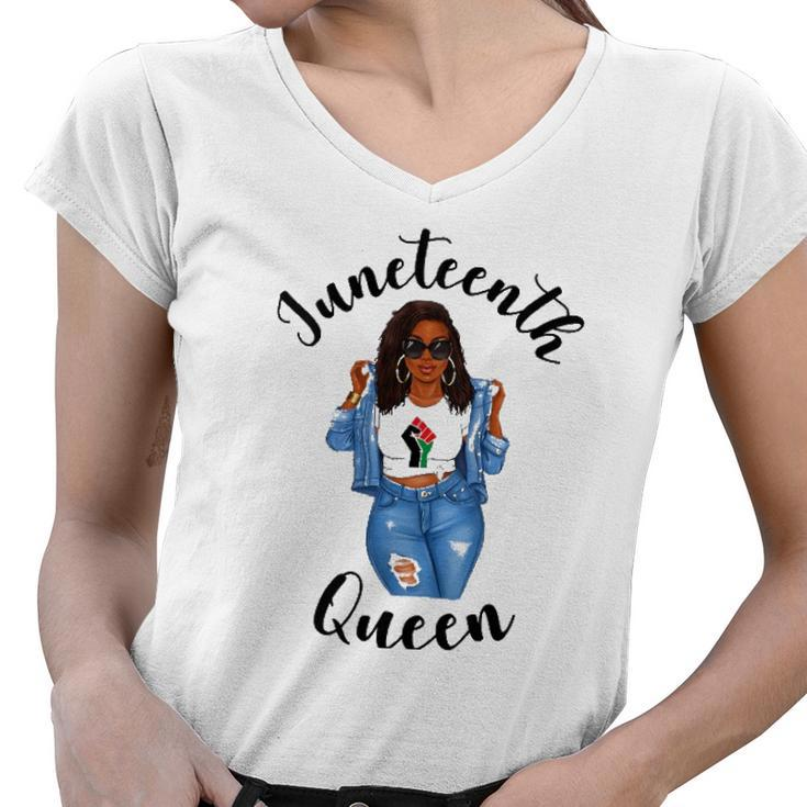 Womens Juneteenth Queen Dreadlocks Girl Black Natural Hair Style Women V-Neck T-Shirt