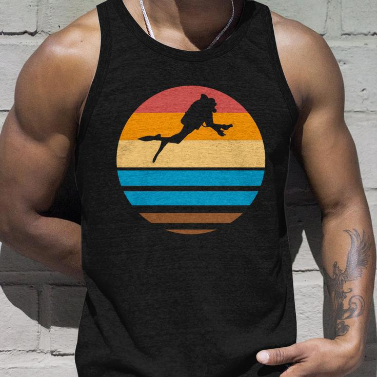 Funny Retro Scuba Diving Graphic Design Printed Casual Daily Basic Unisex Tank Top Gifts for Him
