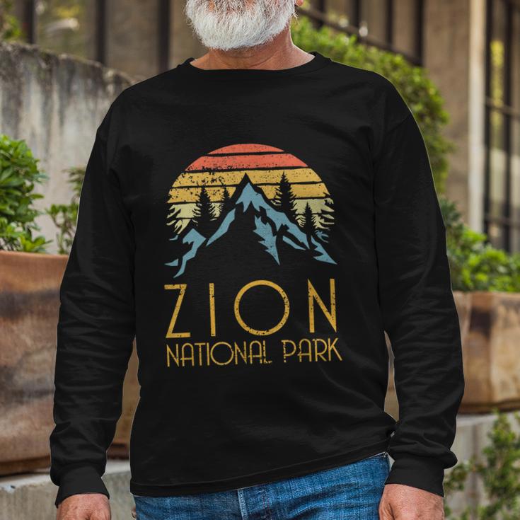 Cool Vintage Retro Zion National Park Utah Tshirt Long Sleeve T-Shirt Gifts for Old Men