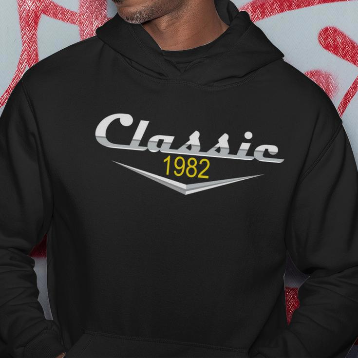 Classic 1982 Vintage 40Th Birthday Tshirt Hoodie Unique Gifts