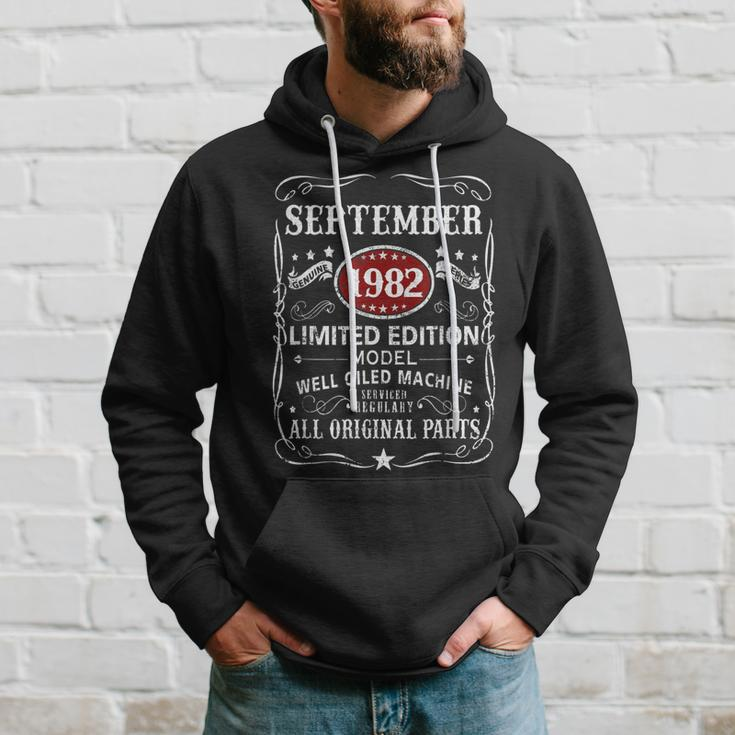 40 Years Old Gifts 40Th Birthday Decoration September 1982 Men Hoodie Graphic Print Hooded Sweatshirt Gifts for Him