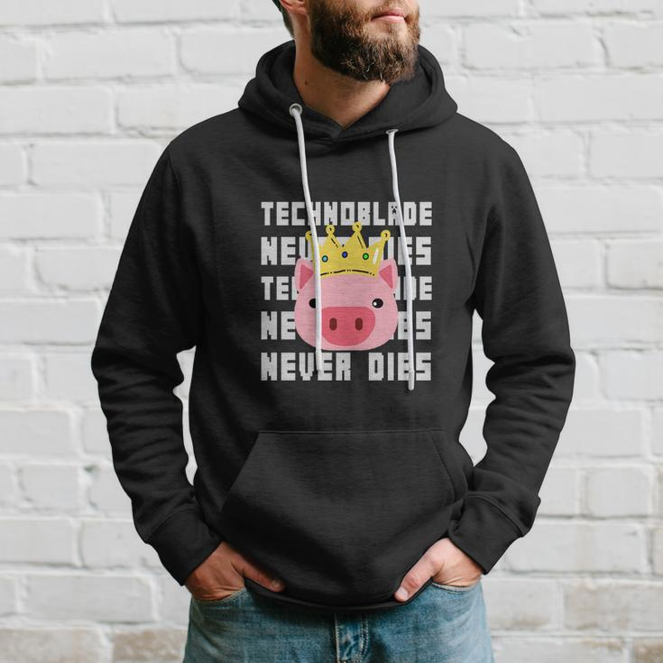 Technoblade Never Dies V5 Hoodie Gifts for Him