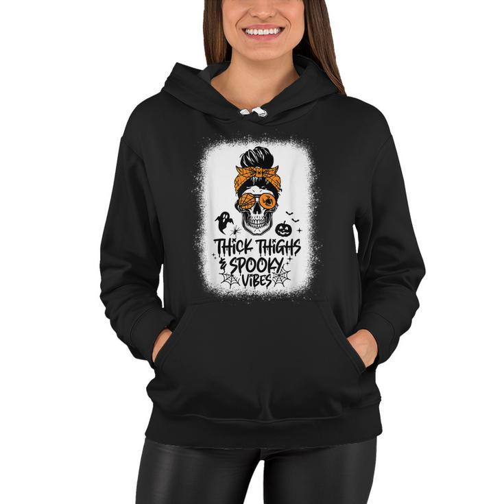 Funny Thick Thighs & Spooky Vibes Skull Messy Bun Halloween  Women Hoodie