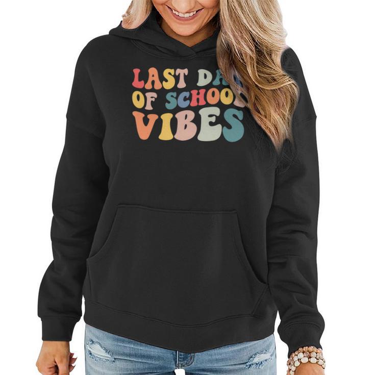 Retro Last Day Of School Vibes Summer Teacher Goodbye School Women Hoodie