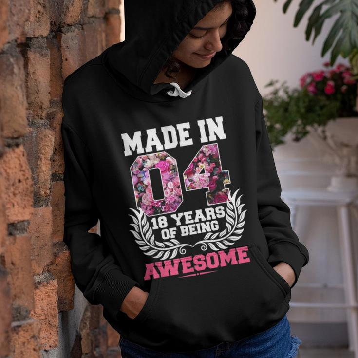 18Th Birthday Gift N Girl Born In 2004 Floral 18 Year Old Youth Hoodie