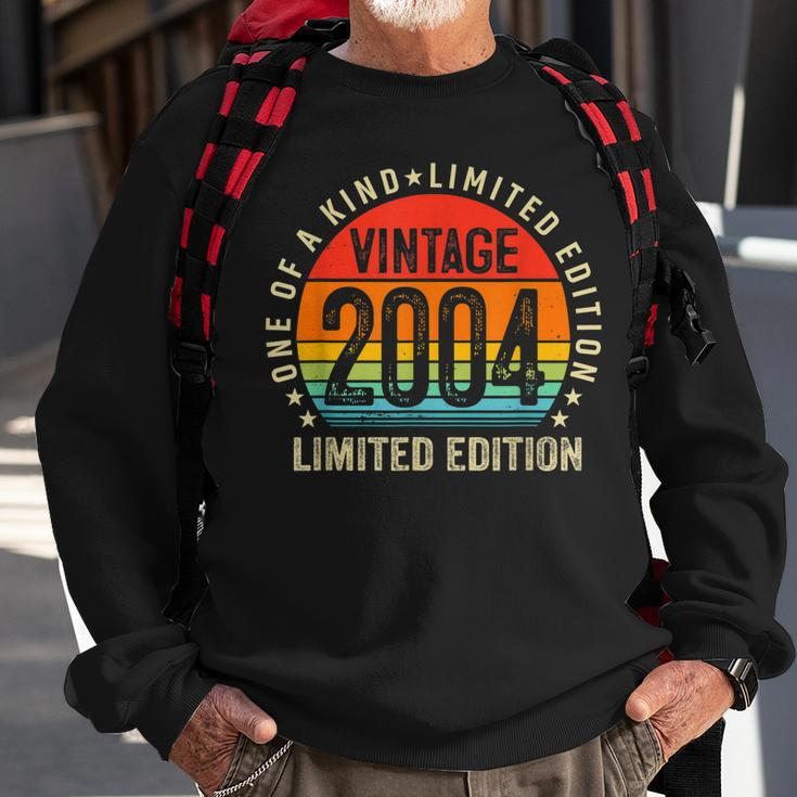 18 Year Old Gift Vintage 2004 Made In 18 18Th Birthday Men Women Sweatshirt Graphic Print Unisex Gifts for Old Men