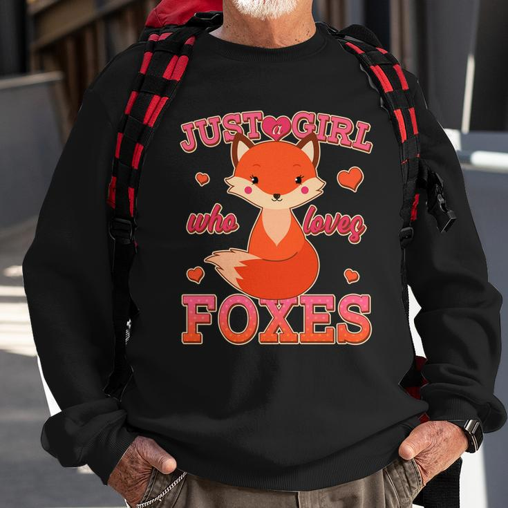 Cute Just A Girl Who Loves Foxes V2 Sweatshirt Gifts for Old Men