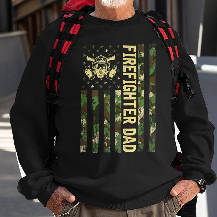 Firefighter Retro Camouflage Usa Flag Firefighter Dad Fathers Day V2 Sweatshirt Gifts for Old Men