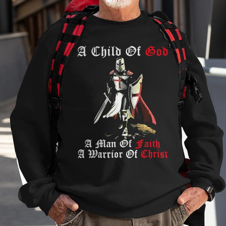 Knights TemplarShirt - A Child Of God A Man Of Faith A Warrior Of Christ Sweatshirt Gifts for Old Men