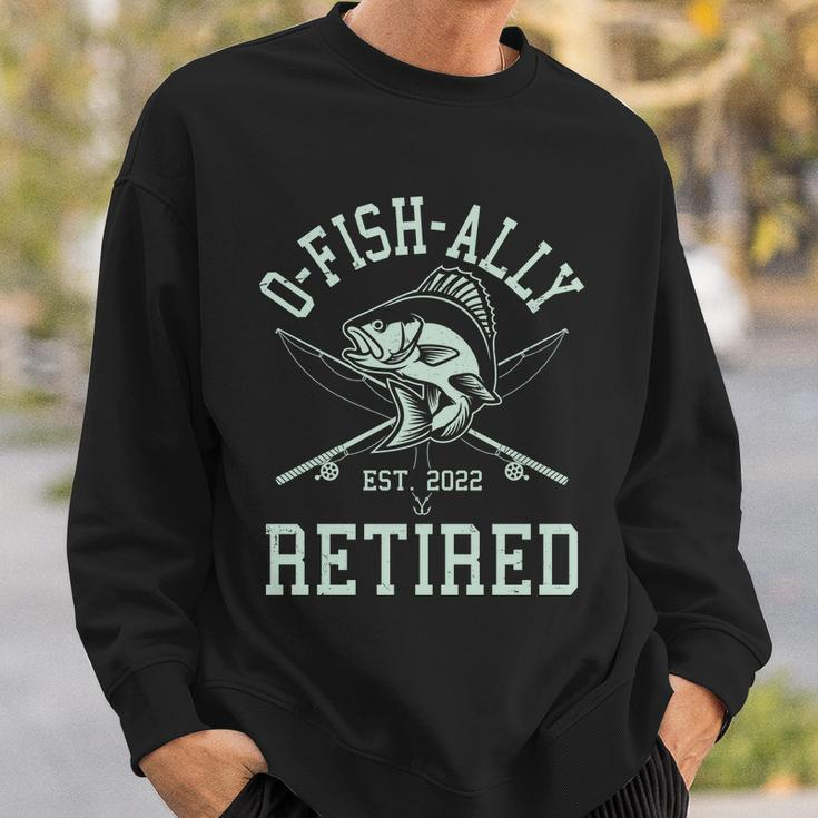 Funny Fishing Ofishally Retired Est 2022 Tshirt Sweatshirt Gifts for Him