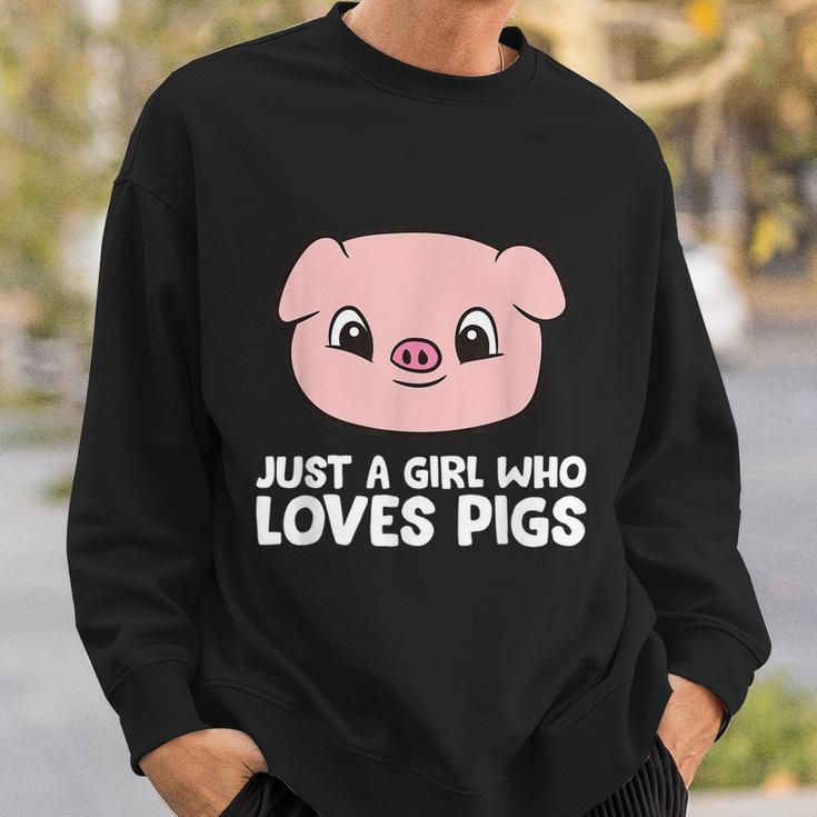Pigs Farmer Girl Just A Girl Who Loves Pigs Graphic Design Printed Casual Daily Basic Sweatshirt Gifts for Him