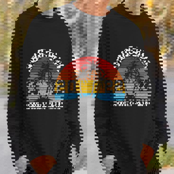Vintage Spring Break HonoluluHawaii Summer Sweatshirt Gifts for Him