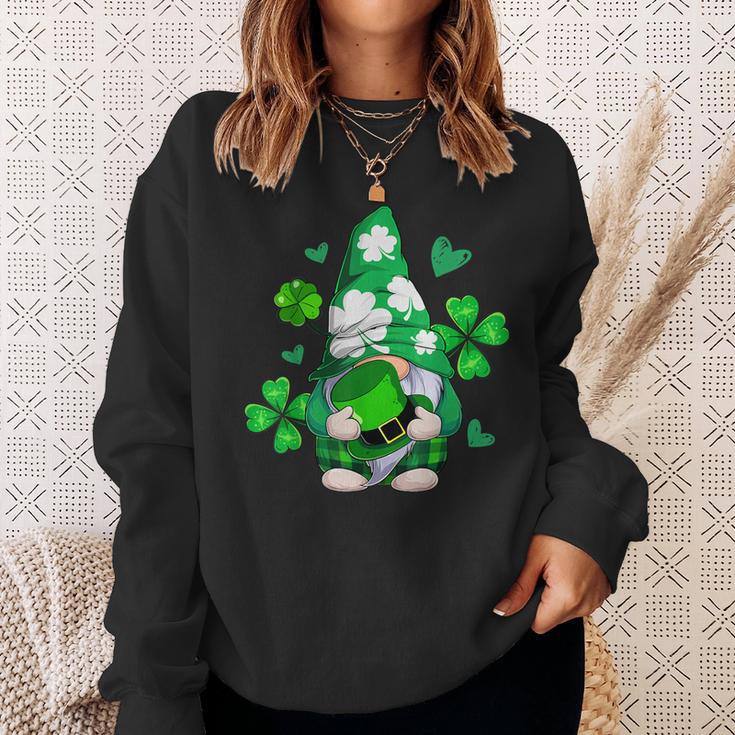 Love Gnomes Irish Shamrock St Patricks Day Four Leaf Clover Men Women Sweatshirt Graphic Print Unisex Gifts for Her