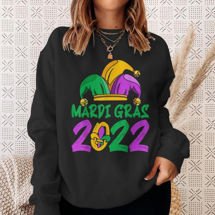 Mardi GrasMardi Gras 2022 Beads Mask Feathers  V3 Men Women Sweatshirt Graphic Print Unisex Gifts for Her