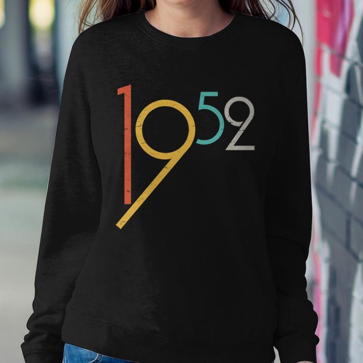 Retro Vintage 1952 70Th Birthday Sweatshirt Gifts for Her