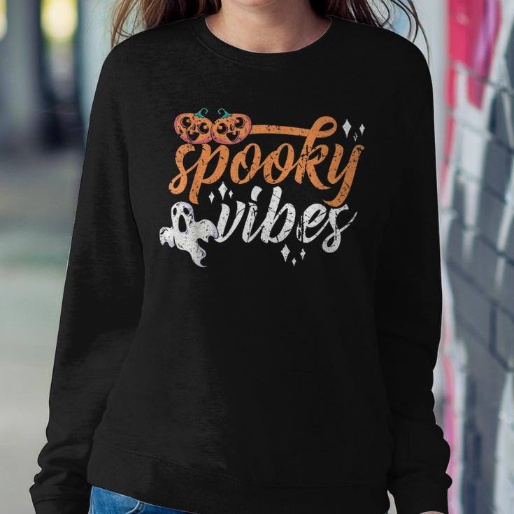Vintage Spooky Vibes Halloween Novelty Graphic Art Design Sweatshirt Gifts for Her