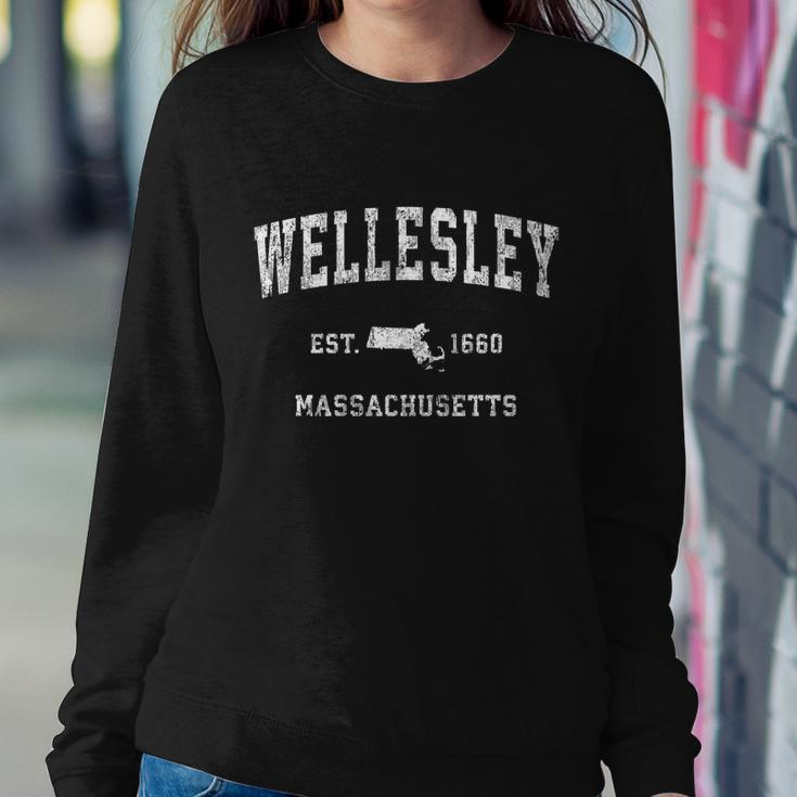 Wellesley Massachusetts Ma Vintage Athletic Sports Design Gift Sweatshirt Gifts for Her