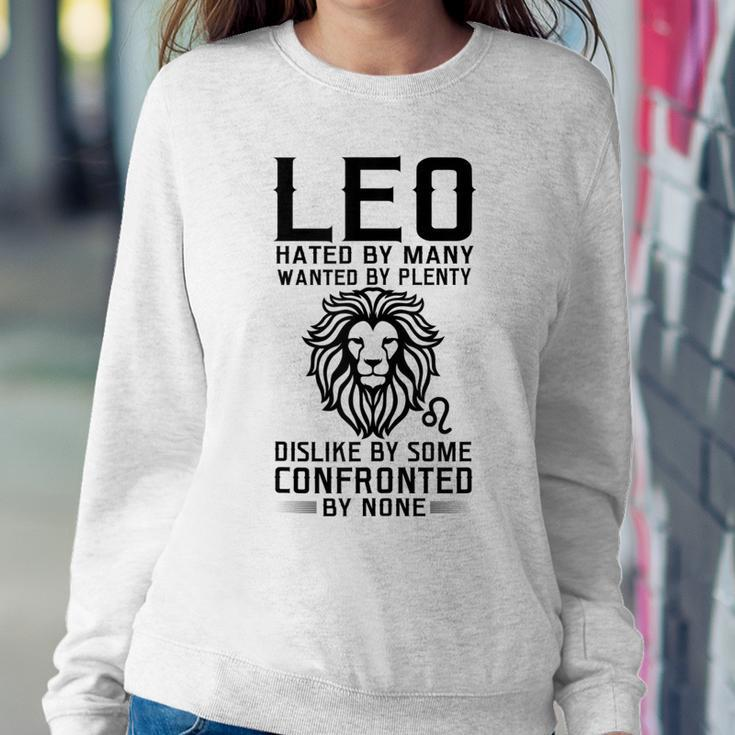 Lion Graphic Art July August Birthday Gifts Leo Zodiac Sign Sweatshirt Gifts for Her