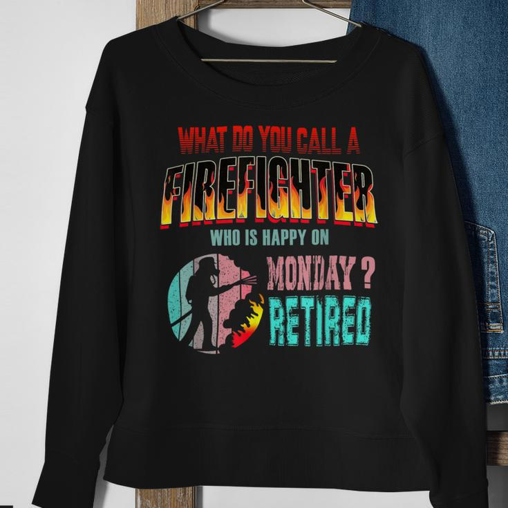 Firefighter Vintage Happy Retired Firefighter Funny Retirement Family V2 Sweatshirt Gifts for Old Women