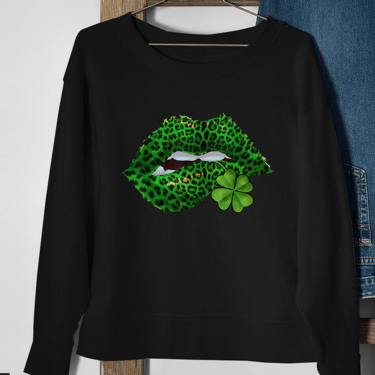Green Lips Sexy Irish Leopard Shamrock St Patricks Day Graphic Design Printed Casual Daily Basic Sweatshirt Gifts for Old Women