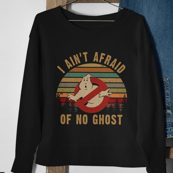 I Aint Afraid Of No Ghost Vintage Funny Ghost Sweatshirt Gifts for Old Women