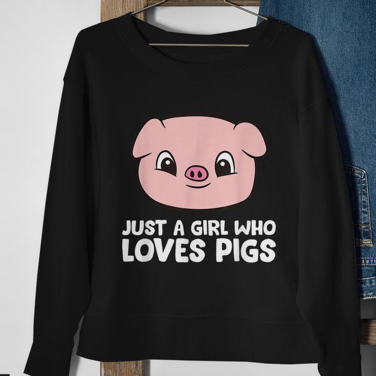 Pigs Farmer Girl Just A Girl Who Loves Pigs Graphic Design Printed Casual Daily Basic Sweatshirt Gifts for Old Women