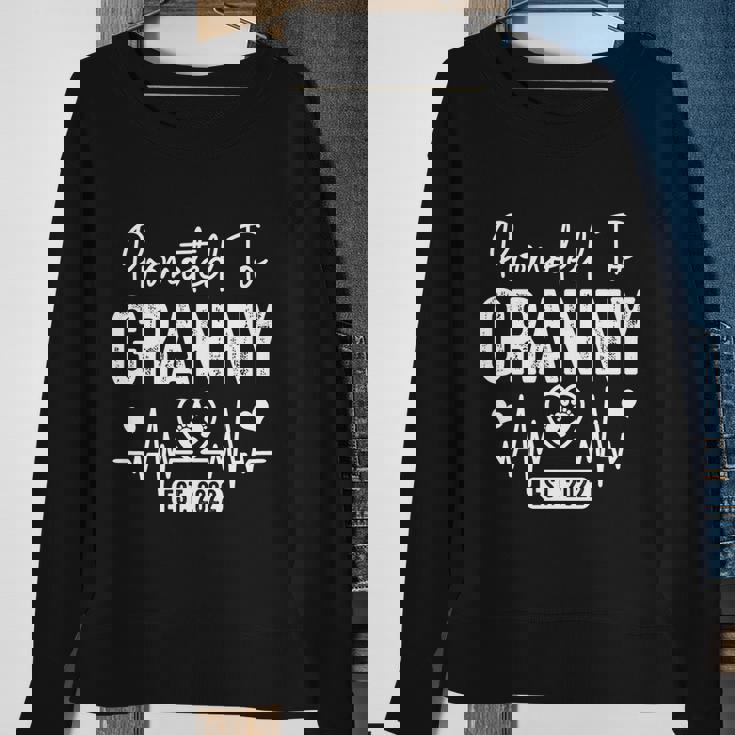 Promoted To Granny Est 2022 Soon To Be Granny Funny Gift Graphic Design Printed Casual Daily Basic Sweatshirt Gifts for Old Women