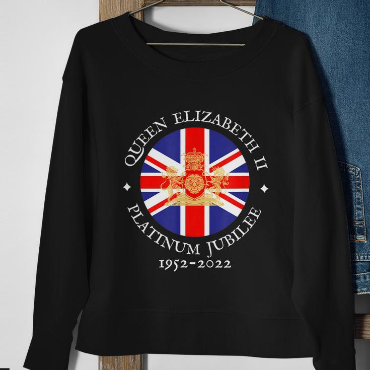 Queens Platinum Jubilee Royal Crest Uk Gb Union Jack Flag Sweatshirt Gifts for Old Women