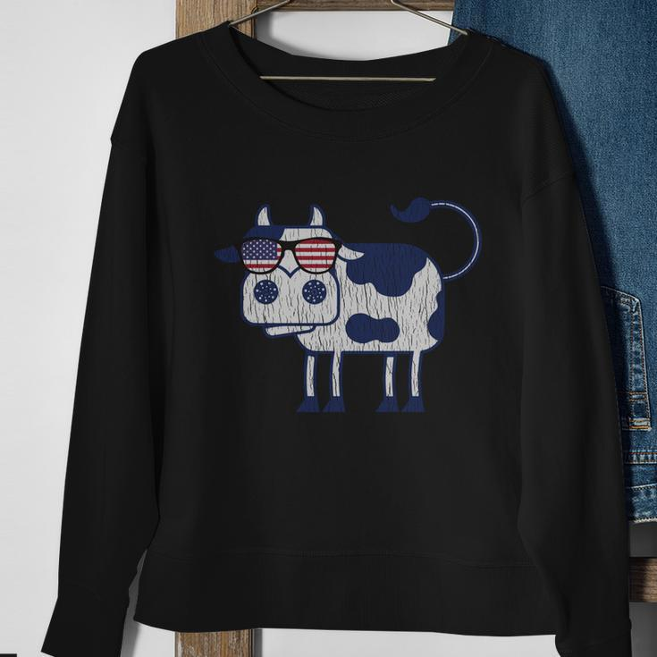 Retro Cow Merica Patriotic Us Flag 4Th Of July Farm Rancher Gift Sweatshirt Gifts for Old Women