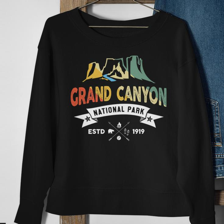 Vintage Retro Grand Canyon National Park Souvenir Sweatshirt Gifts for Old Women