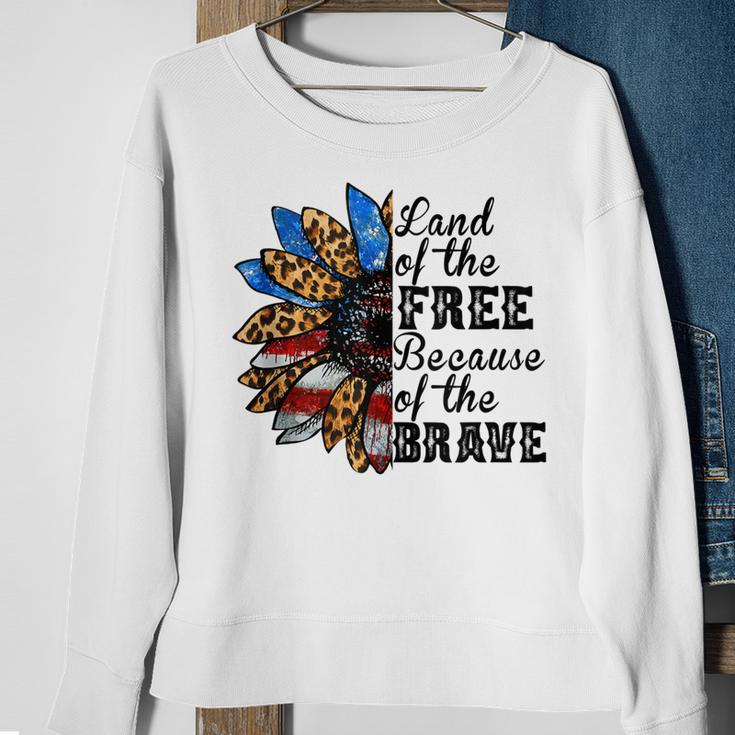 Vintage Usa Flag Sunflower Land Free Because Brave  Sweatshirt Gifts for Old Women