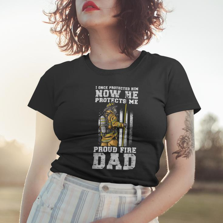 Firefighter Proud Fire Dad Firefighter Dad Of A Fireman Father Women T-shirt Gifts for Her