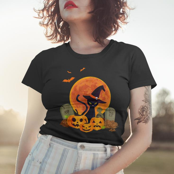 Halloween Cute Witch Cat Mom Pumpkin Graveyard Spooky Cat Women T-shirt Gifts for Her