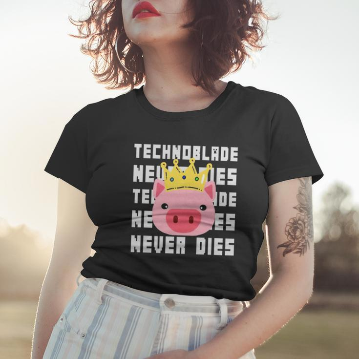 Technoblade Never Dies Technoblade Dream Smp Gift Women T-shirt Gifts for Her