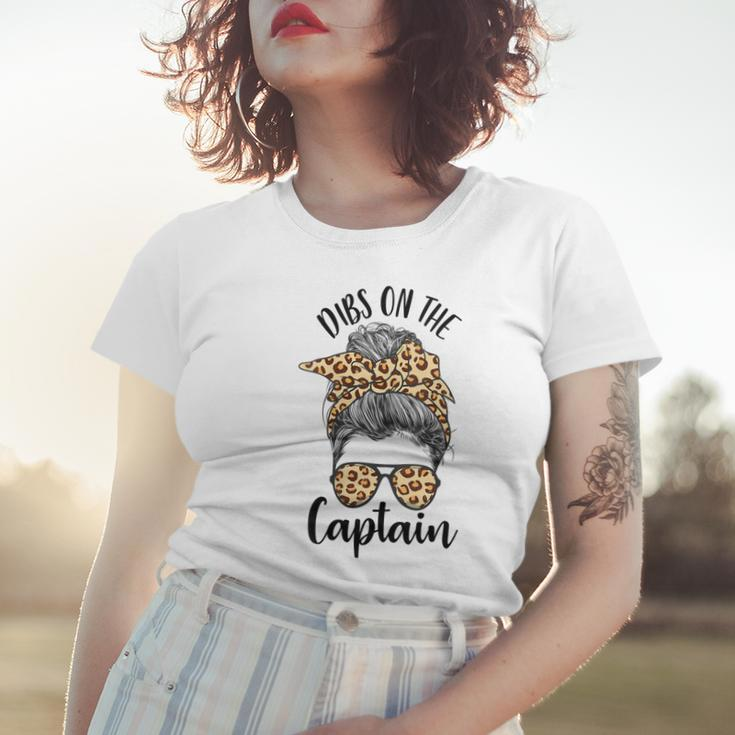 Womens Funny Captain Wife Dibs On The Captain Saying Cute Messy Bun Women T-shirt Gifts for Her