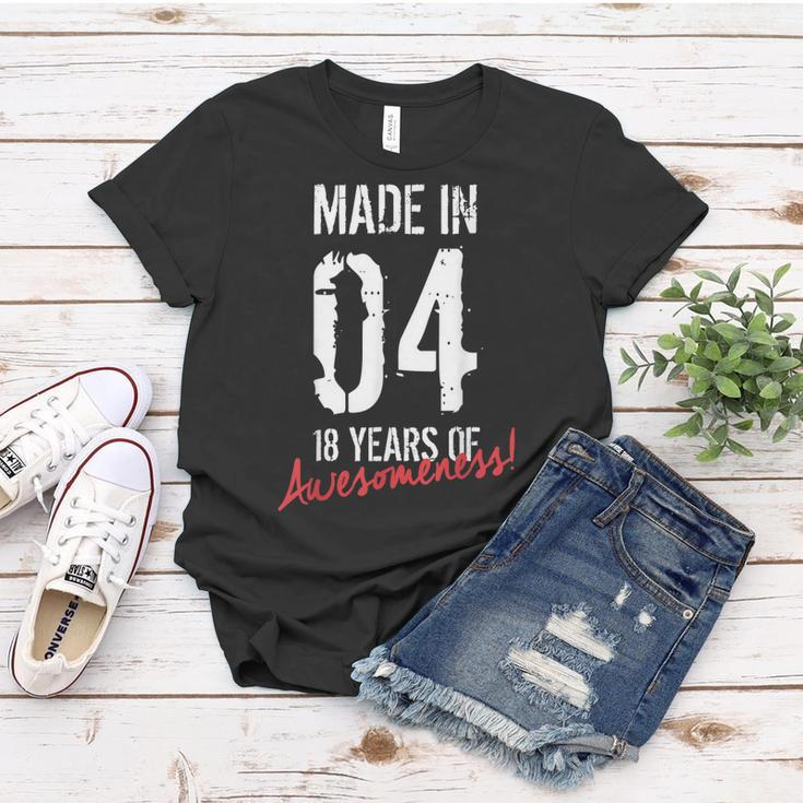 18Th Birthday Boys Girls Awesome Since 2004 18 Year Old Women T-shirt Personalized Gifts