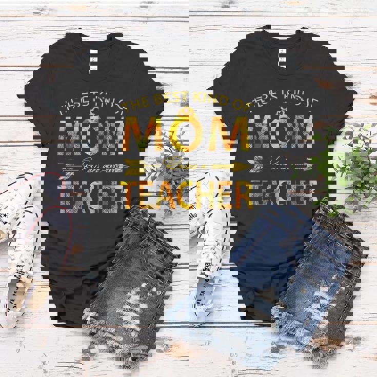 The Best Kind Of Mom Raises A Teacher Women T-shirt Personalized Gifts