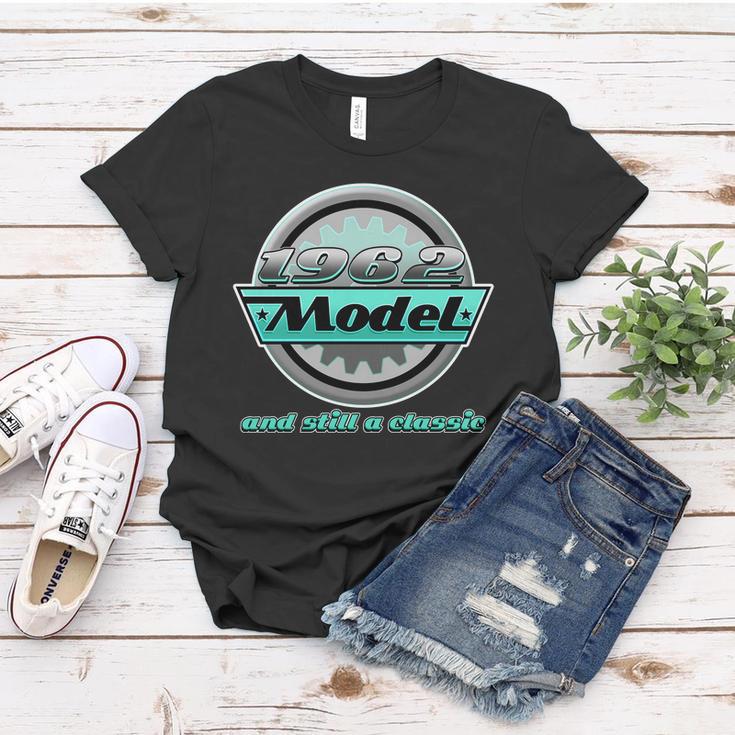 Vintage Car Gear 1962 Model And Still A Classic 60Th Birthday Women T-shirt Unique Gifts