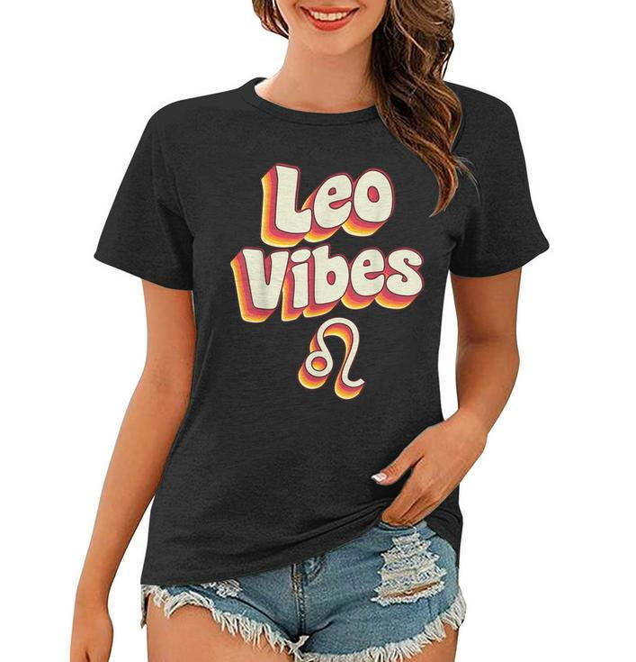 Retro Leo Zodiac Sign Astrology July August Birthday Leo  Women T-shirt