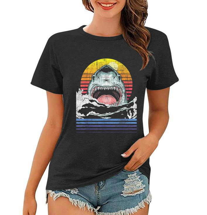 Retro Vintage Shark Marine Biologist Wildlife Shark Lovers Women T-shirt