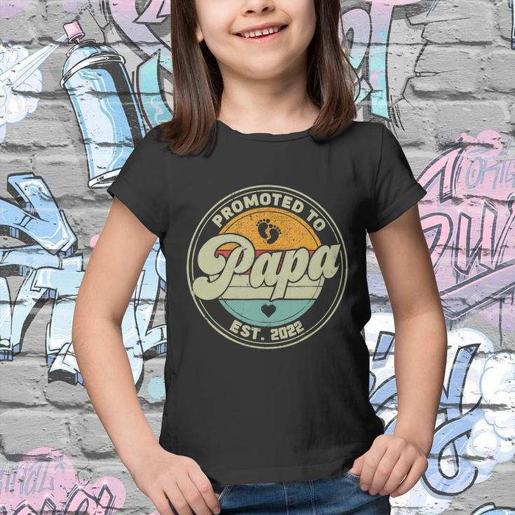 Vintage Promoted To Papa 2022 For New Papa First Time Retro Youth T-shirt
