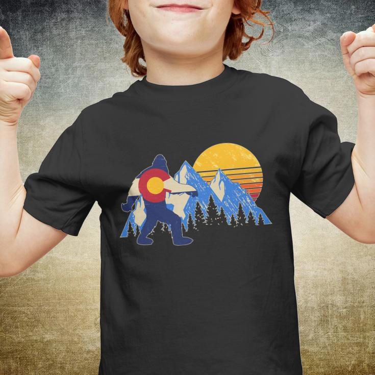 Vintage Bigfoot Colorado Flag Retro Sun Mountains Youth T-shirt