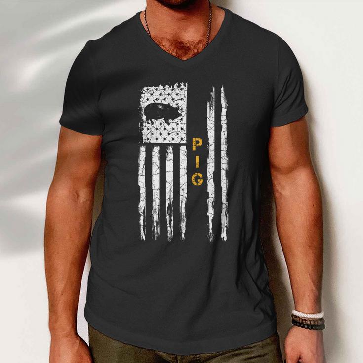 Vintage American Flag Pig Gift Funny Boar Pork Swine Silhouette Gift Men V-Neck Tshirt