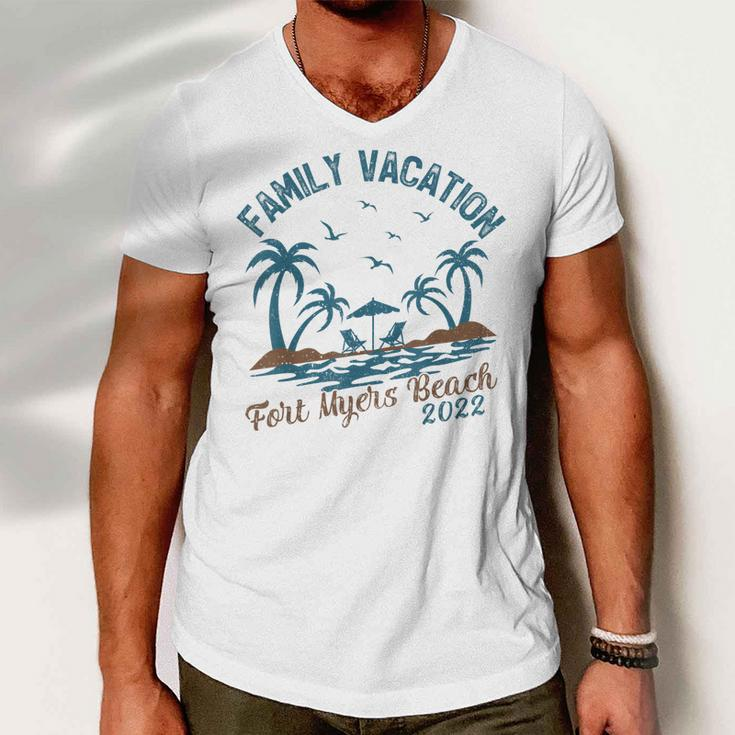 Family Vacation 2022 Palm Tree Florida Fort Myers Beach Men V-Neck Tshirt