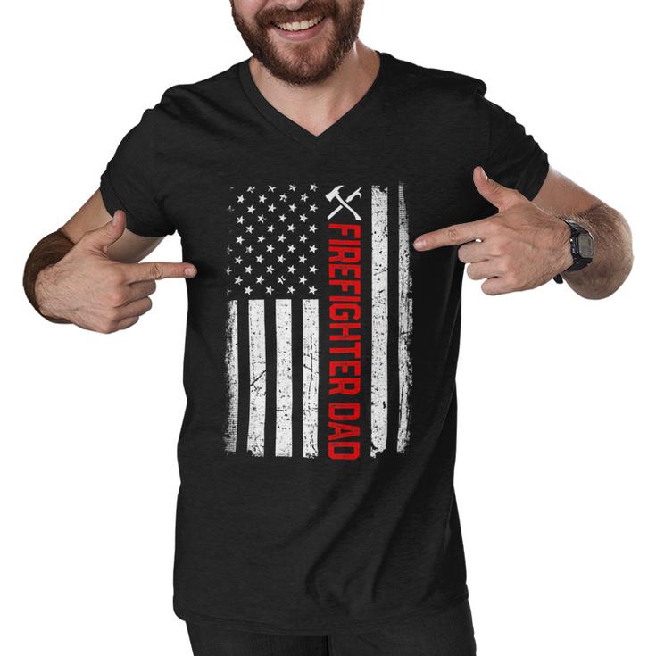 Firefighter Retro American Flag Firefighter Dad 4Th Of July Fathers Day Men V-Neck Tshirt