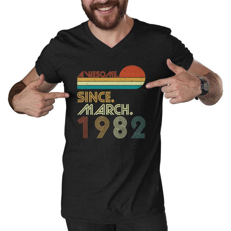 41St Birthday Vintage Awesome Since March 1982 41 Years Men V-Neck Tshirt