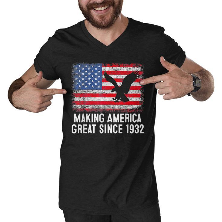 90Th BirthdayMaking America Great Since 1932  Men V-Neck Tshirt