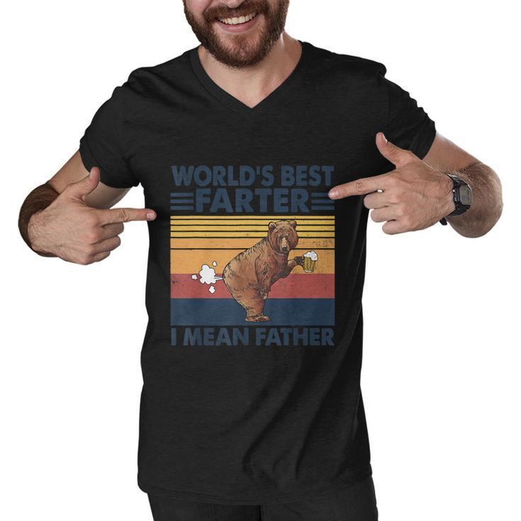 Bear Worlds Best Farter Gift I Mean Father Vintage Retro Gift Men V-Neck Tshirt